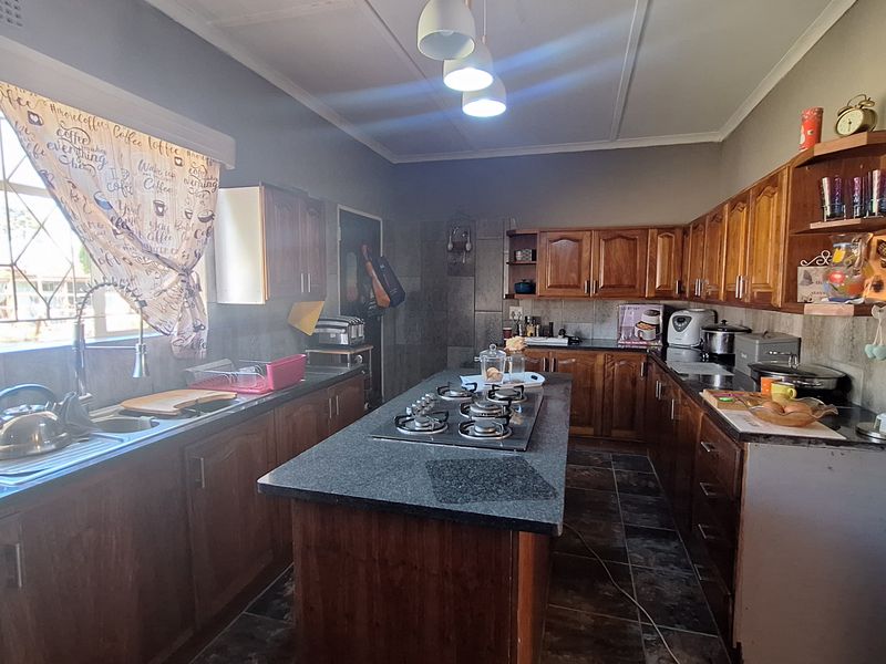 Neat house for sale - Photo 3