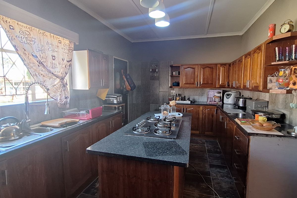 Neat house for sale - Photo 3