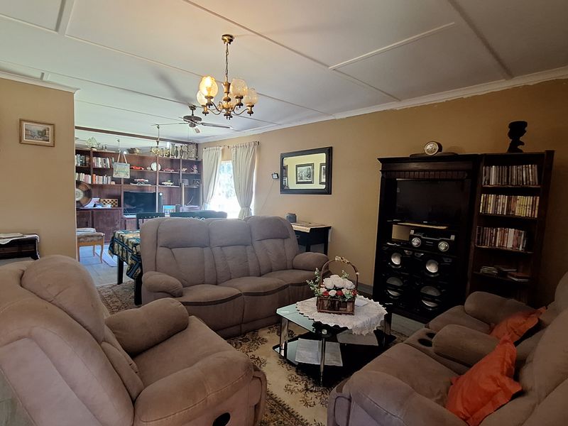 Neat house for sale - Photo 5