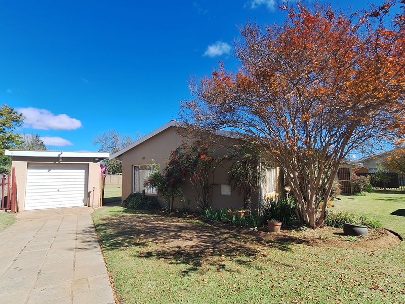 Neat house for sale - Photo 2