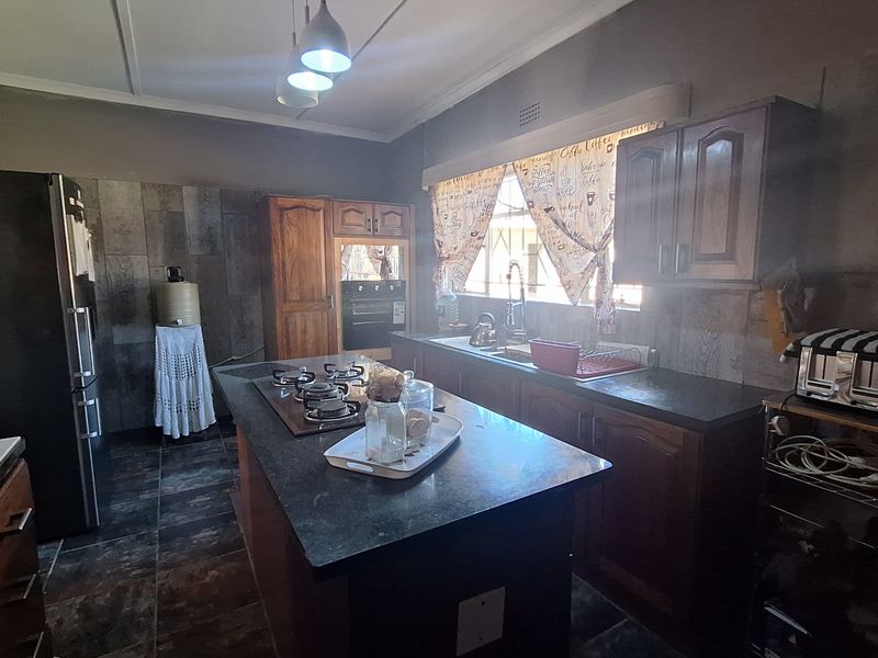 Neat house for sale - Photo 4