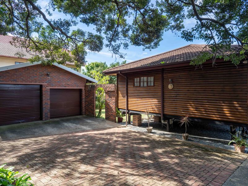 Versatile two-residence property in Scottburgh Central. - Photo 3