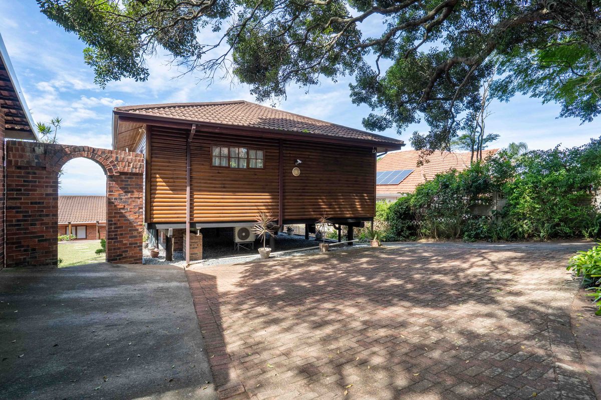 Versatile two-residence property in Scottburgh Central. - Photo 4