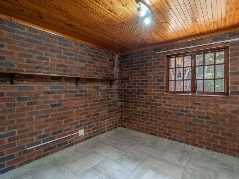 Versatile two-residence property in Scottburgh Central. - Photo 9