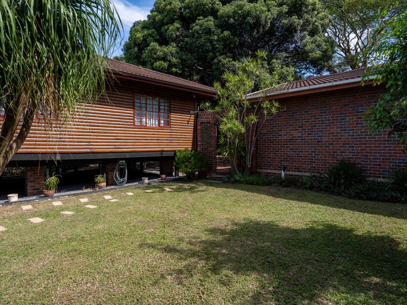 Versatile two-residence property in Scottburgh Central. - Photo 8