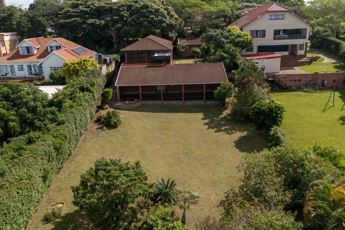 Versatile two-residence property in Scottburgh Central. - Photo 2