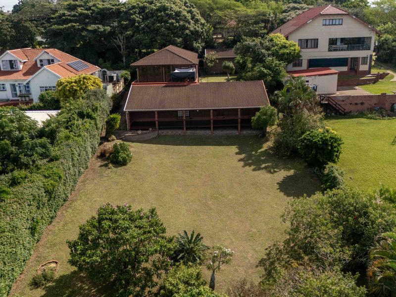 Versatile two-residence property in Scottburgh Central. - Photo 2