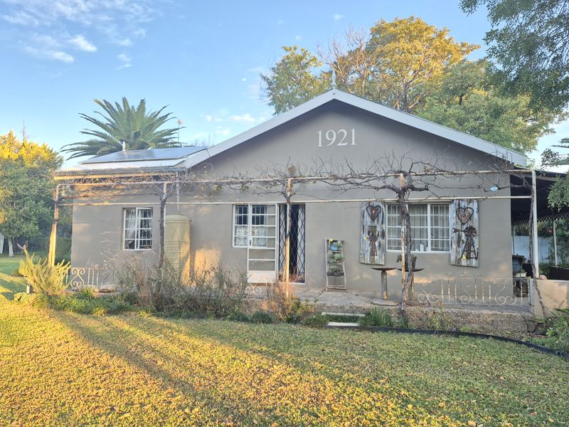 Charming Family Home - Photo 4