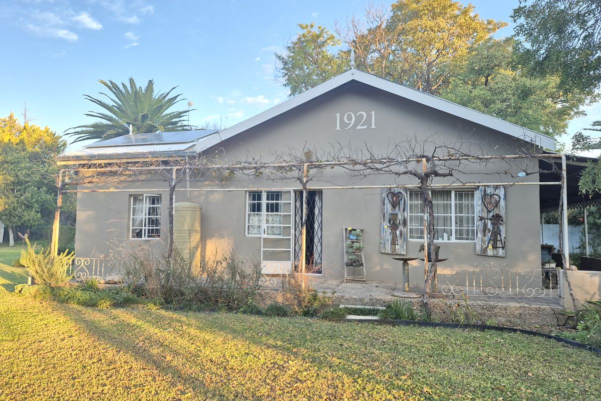 Charming Family Home - Photo 4
