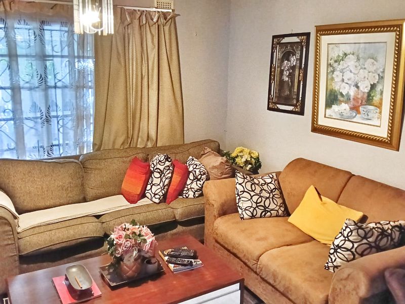 Modern Family Comfort with a Rustic Touch - Photo 3