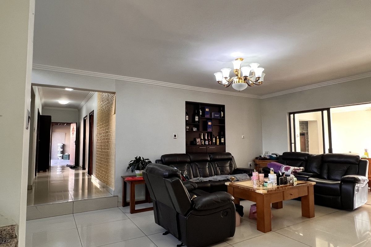 Spacious Family Living in a Secure Estate – Your Dream Home Awaits! - Photo 5