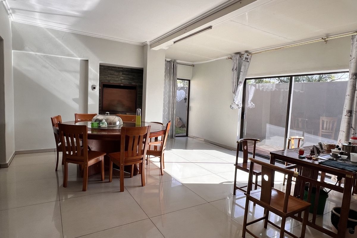 Spacious Family Living in a Secure Estate – Your Dream Home Awaits! - Photo 4