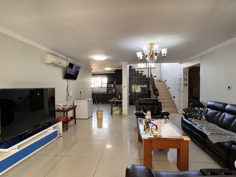 Spacious Family Living in a Secure Estate – Your Dream Home Awaits! - Photo 6