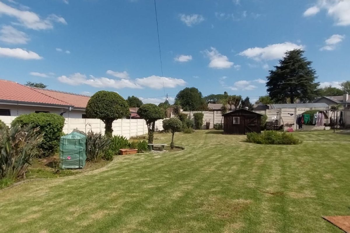 Exquisite 4-Bedroom Family Home in Illiondale - Photo 4