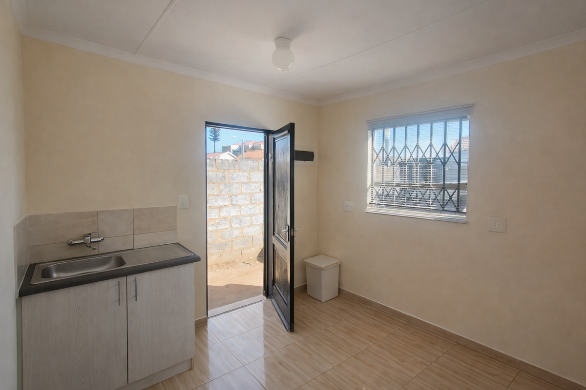 Newly Renovated 2 Bedroom 1 Bathroom House In A Popular Suburb - Photo 5