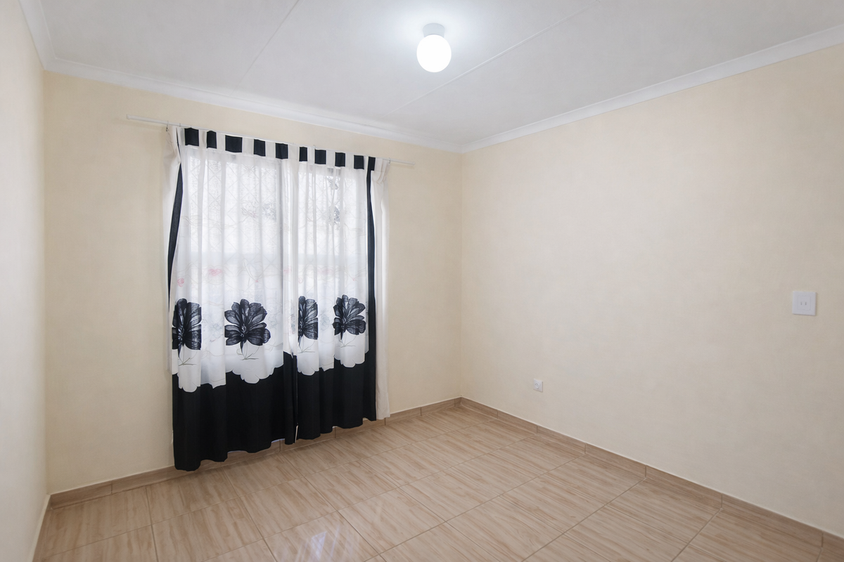 Newly Renovated 2 Bedroom 1 Bathroom House In A Popular Suburb - Photo 4