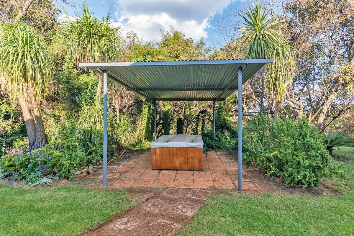 Very Secure Large Family Compound, Off The Grid Setup - Photo 3