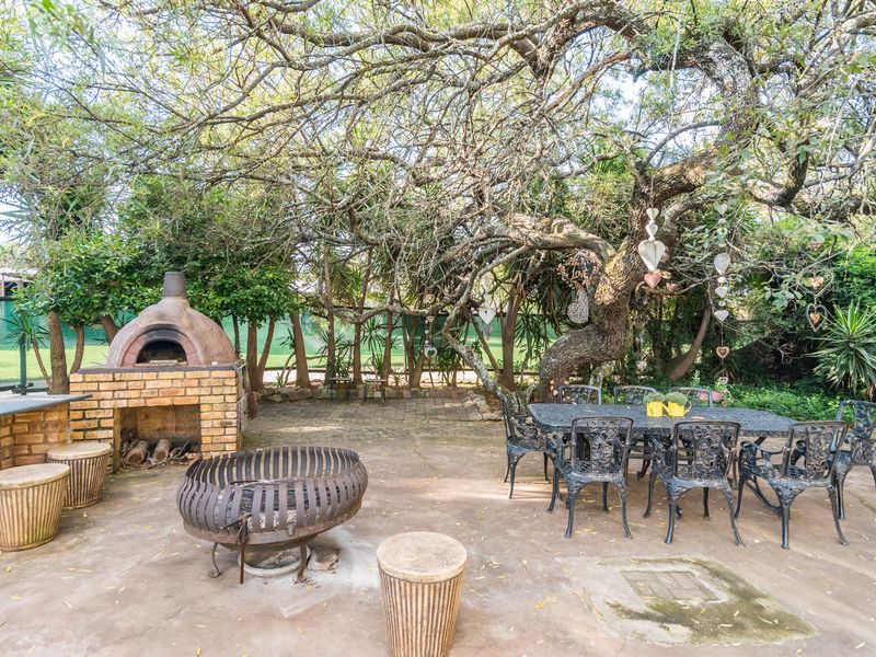 Very Secure Large Family Compound, Off The Grid Setup - Photo 9