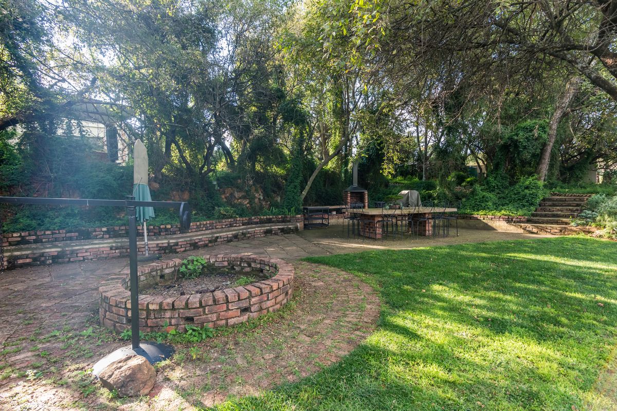 Very Secure Large Family Compound, Off The Grid Setup - Photo 2