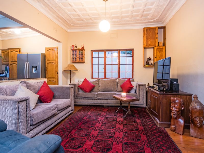 Charming 3-bedroom Home -  perfect for family living and entertaining! - Photo 8