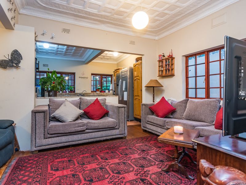 Charming 3-bedroom Home -  perfect for family living and entertaining! - Photo 7