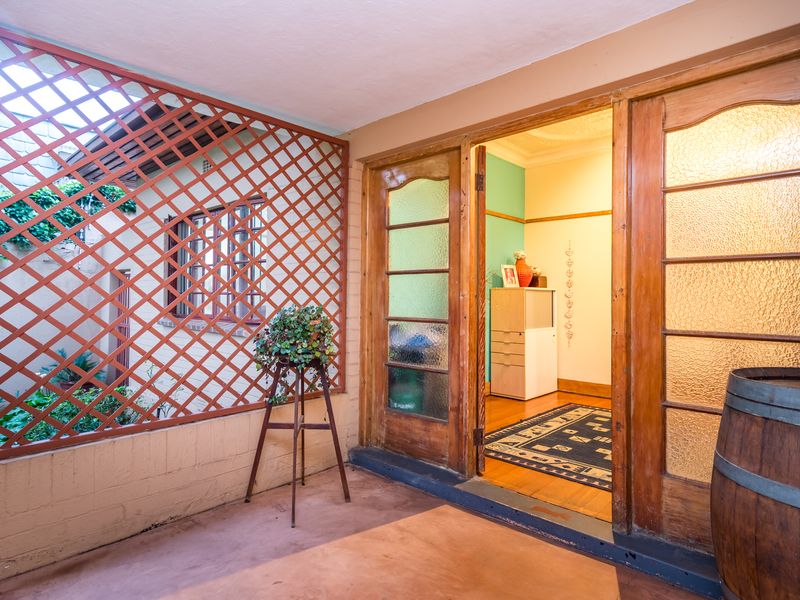 Charming 3-bedroom Home -  perfect for family living and entertaining! - Photo 5