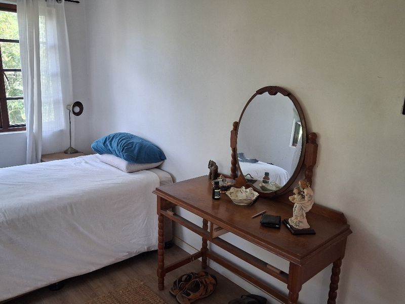 Older Thatch house looking for a family - Photo 7