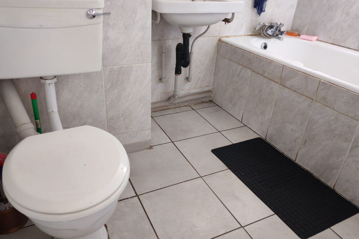 1 Bedroom Fat for Sale in Vanderbijlpark CW1 - Photo 4
