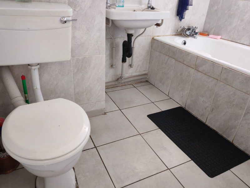 1 Bedroom Fat for Sale in Vanderbijlpark CW1 - Photo 4