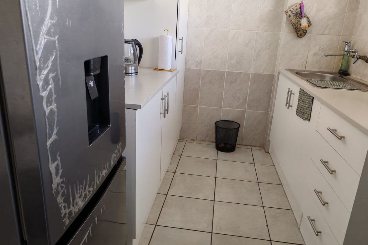 1 Bedroom Fat for Sale in Vanderbijlpark CW1 - Photo 2