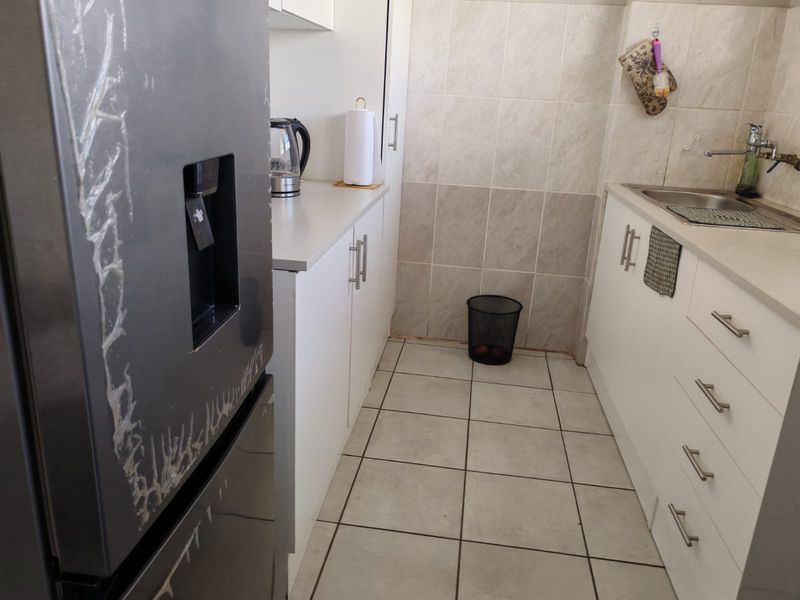 1 Bedroom Fat for Sale in Vanderbijlpark CW1 - Photo 2