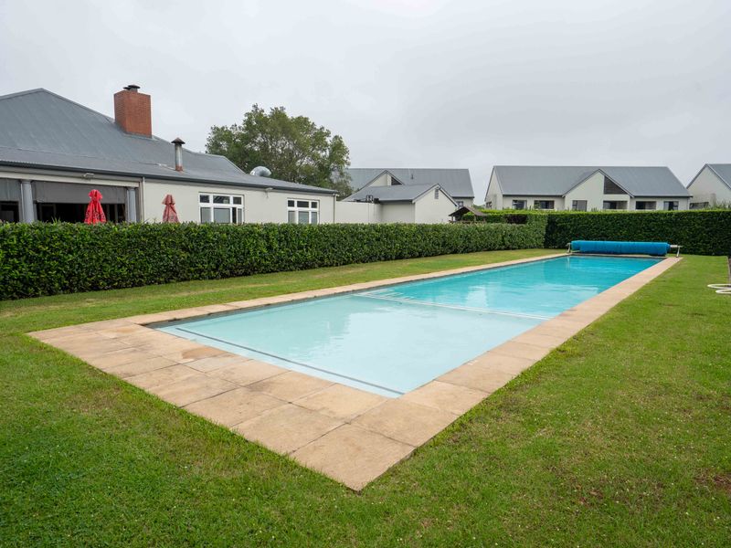 Brand spanking new, top finishes - Photo 1