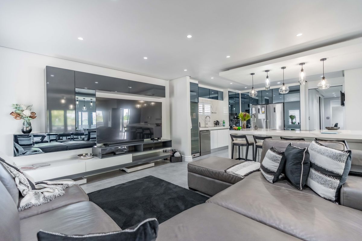 EXCLUSIVE LUXURY LIVING, FULLY FURNISHED OPTION, ENTERTAINER’S PARADISE IN BEREA WEST, WESTVILLE! - Photo 3