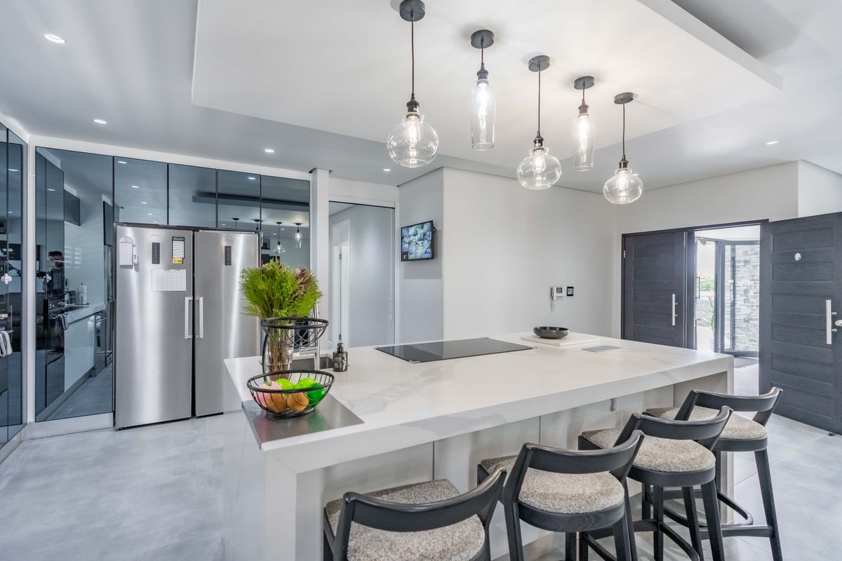 EXCLUSIVE LUXURY LIVING, FULLY FURNISHED OPTION, ENTERTAINER’S PARADISE IN BEREA WEST, WESTVILLE! - Photo 4