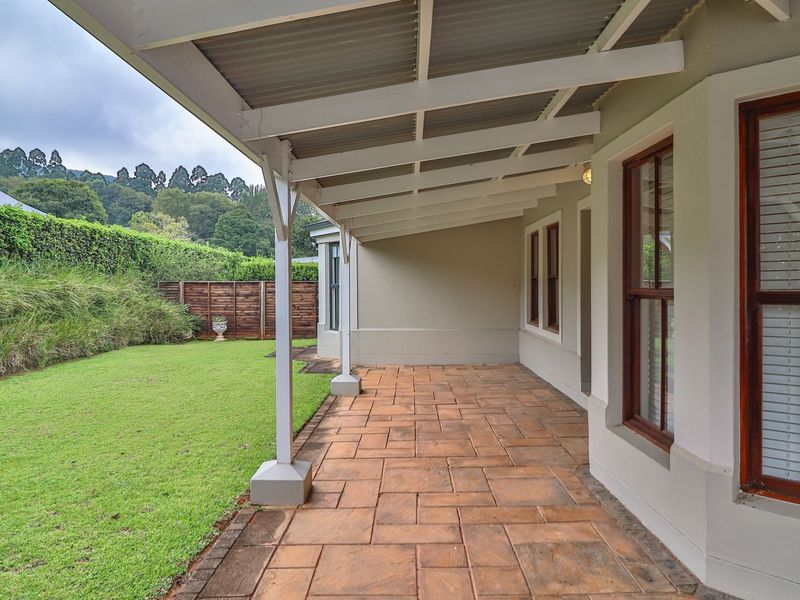 Oak Park Farmhouse Charmer | 4 Bed | Gated Estate | 309m2 Under Roof - Photo 5