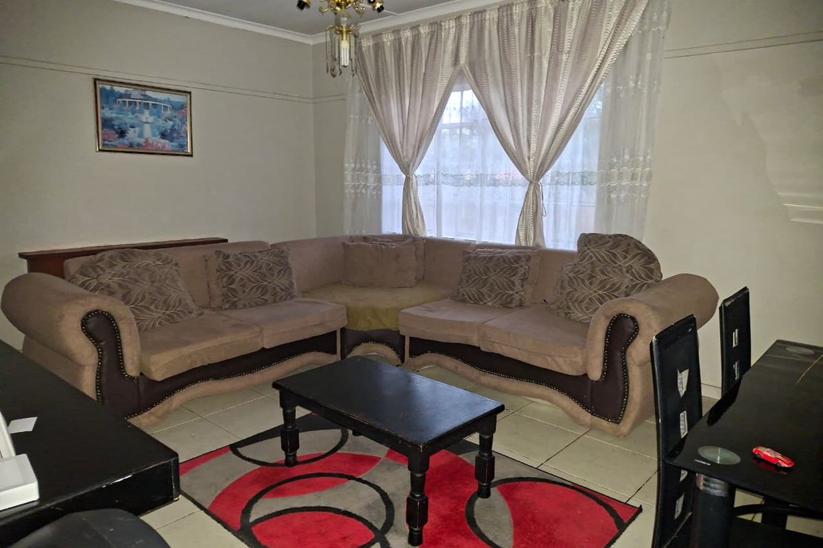 Neat 3-Bedroom Home - Photo 4