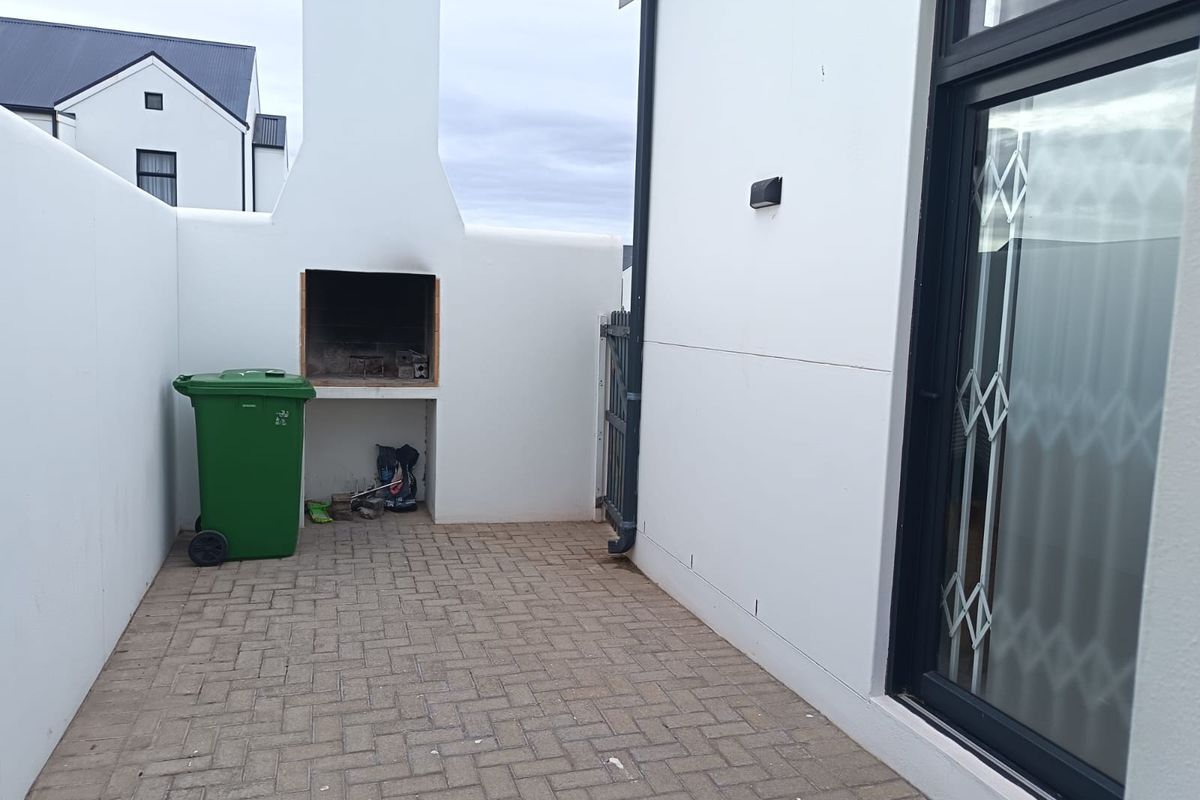 House Rental Monthly In Langebaan - Photo 2
