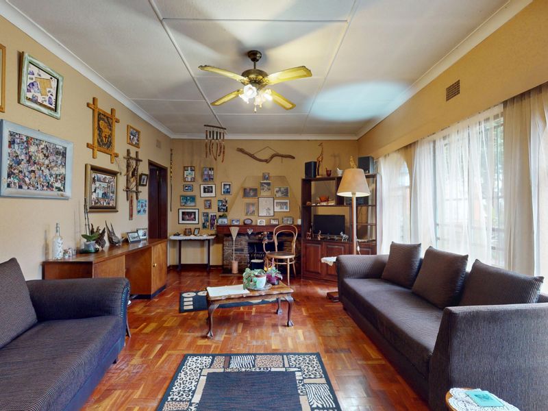 3 Bedroom House with Large Garden For Sale in Sunnyridge - Photo 2