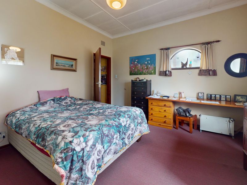 3 Bedroom House with Large Garden For Sale in Sunnyridge - Photo 7