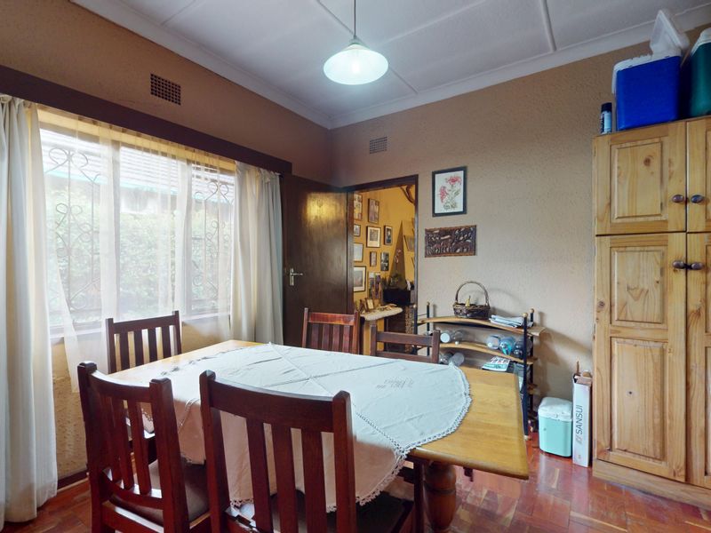 3 Bedroom House with Large Garden For Sale in Sunnyridge - Photo 5