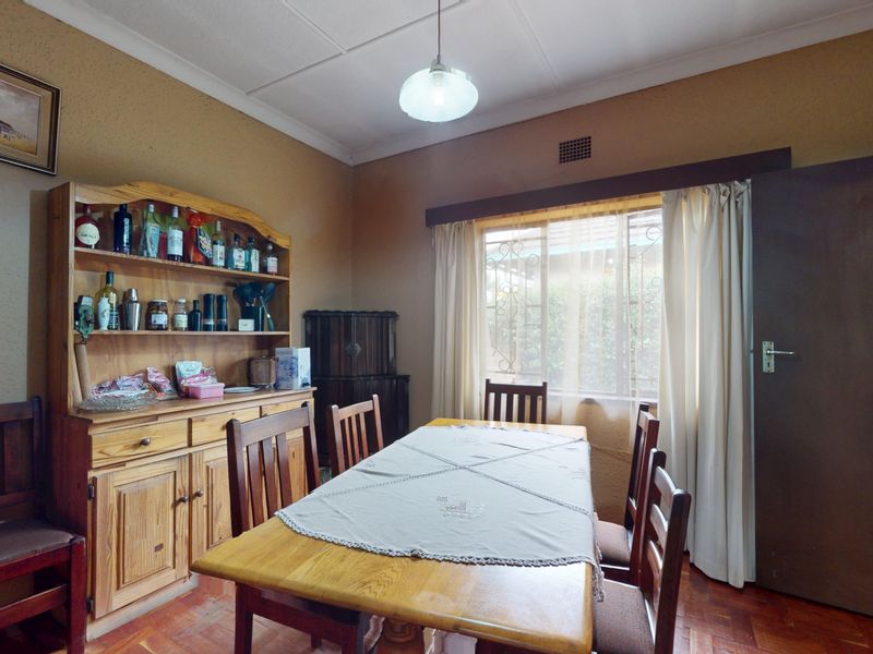 3 Bedroom House with Large Garden For Sale in Sunnyridge - Photo 4