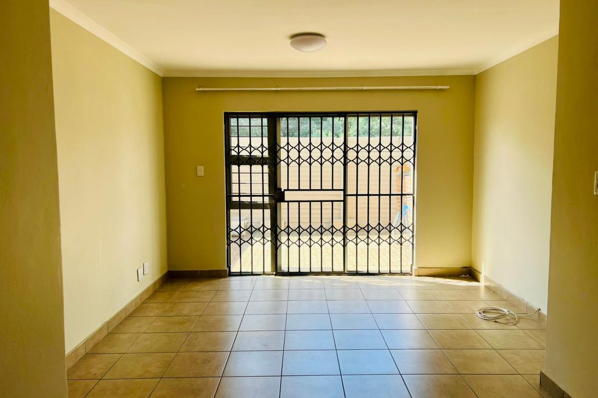 Modern 2-bedroom townhouse available for rent in Tasbet Park, Witbank. - Photo 3