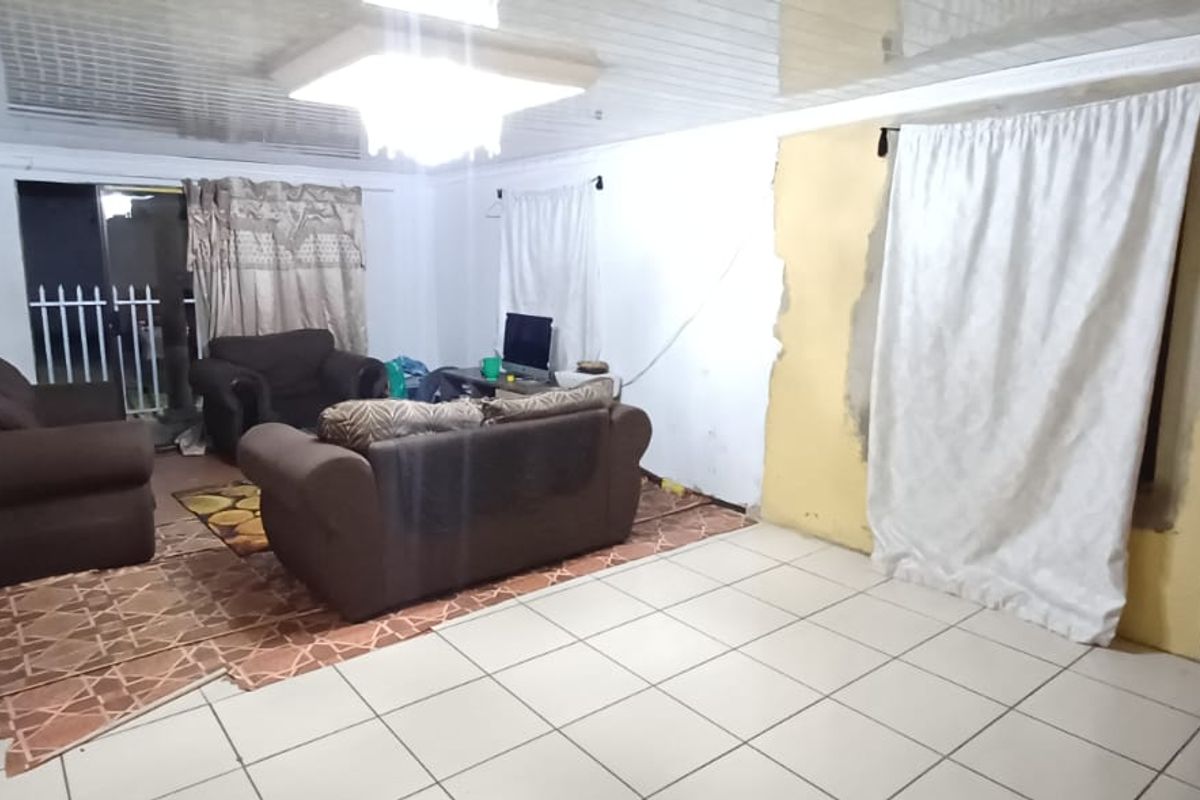 3bedrooms Family Home With Garage - Photo 5