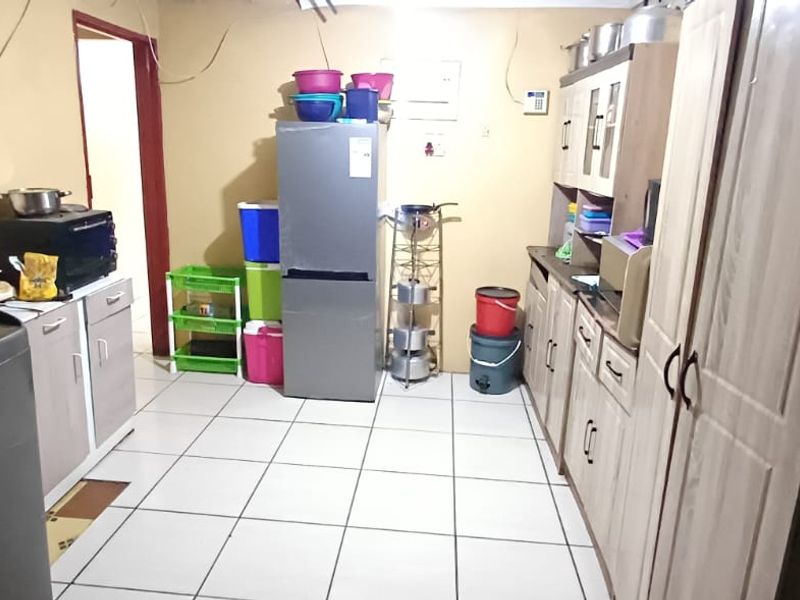 3bedrooms Family Home With Garage - Photo 9