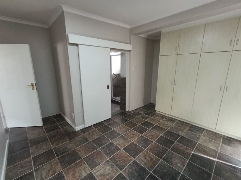 Beautifully renovated home in the heart of Onrus - Photo 7
