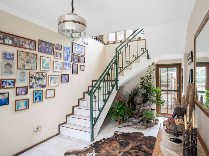 Coastal Home with Sea Views & Pool in Widenham - Photo 5