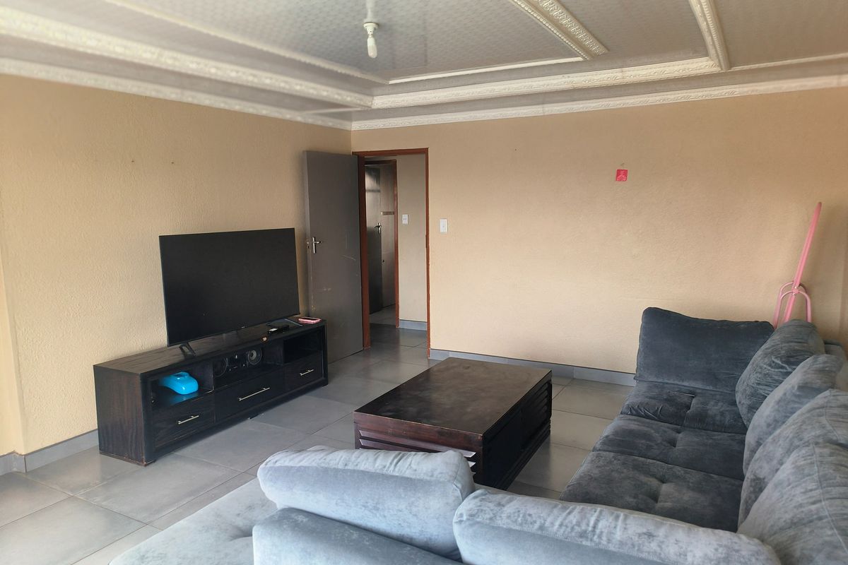 TO RENT 2-Bedroom House with Flatlet in Ikageng - Photo 5