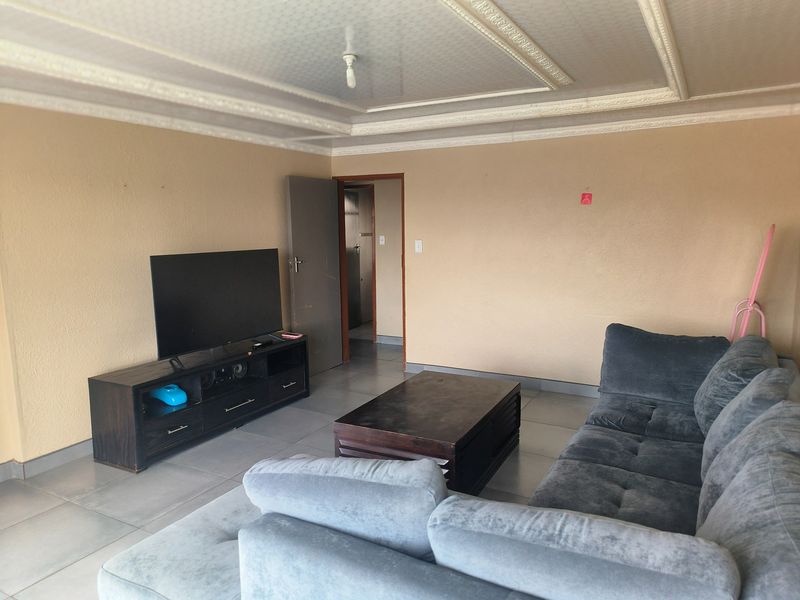 TO RENT 2-Bedroom House with Flatlet in Ikageng - Photo 5