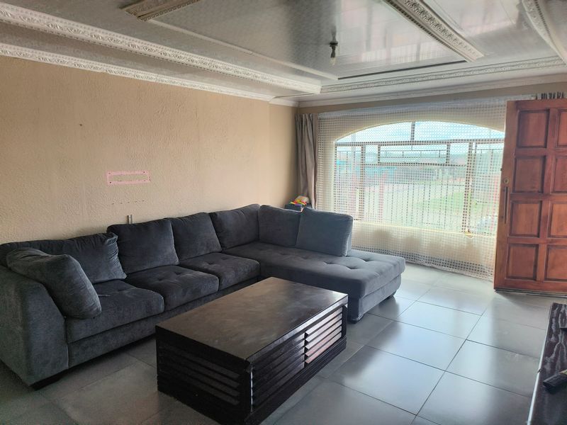 TO RENT 2-Bedroom House with Flatlet in Ikageng - Photo 3