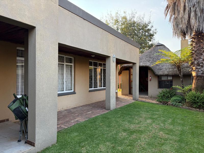 3 Bedroom Home with Flat, Lapa & Poo - Photo 1